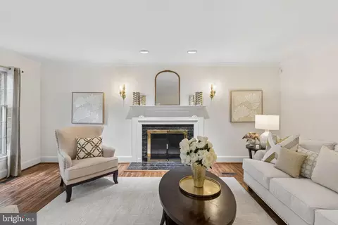 Living - 300 Stonehurst Rd, Phoenix, MD 21131 photo 2 of 5