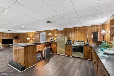 Kitchen - 300 Stonehurst Rd, Phoenix, MD 21131 photo 3 of 3