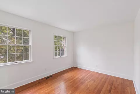 Bedroom - 300 Stonehurst Rd, Phoenix, MD 21131 photo 4 of 4