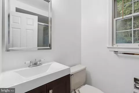 Entry Way - 300 Stonehurst Rd, Phoenix, MD 21131 photo 4 of 5