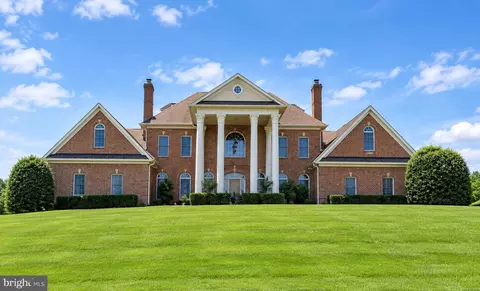505 Pond View Ln, Cockeysville, MD 21030