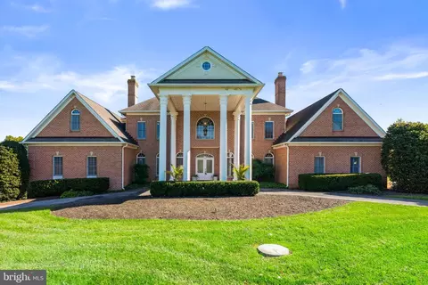 505 Pond View Ln, Cockeysville, MD 21030