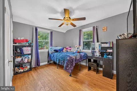 Bedroom - 724 Charing Cross Rd, Baltimore, MD 21229 photo 2 of 2