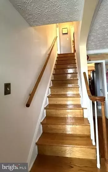 Entry Way - 724 Charing Cross Rd, Baltimore, MD 21229 photo 1 of 7