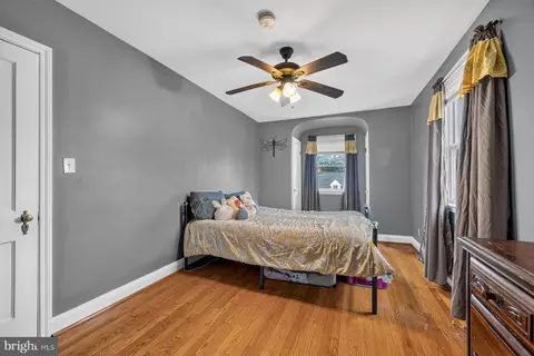 Bedroom - 724 Charing Cross Rd, Baltimore, MD 21229 photo 1 of 2