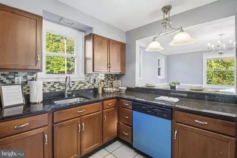 Kitchen - 724 Charing Cross Rd, Baltimore, MD 21229 photo 4 of 4