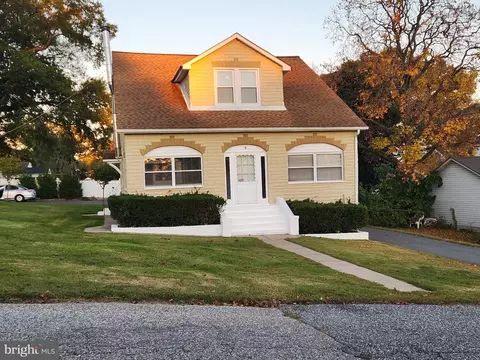 3 Eyring Ave, Essex, MD 21221