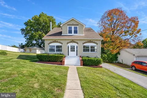 3 Eyring Ave, Essex, MD 21221