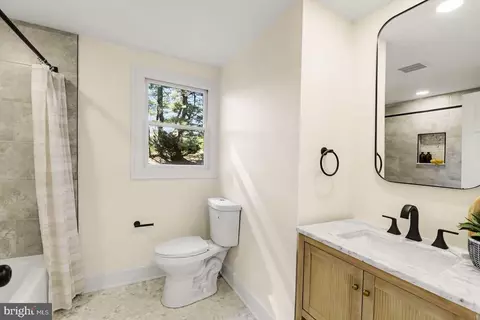 Bath - 4701 Hydes Rd, Hydes, MD 21082 photo 4 of 4