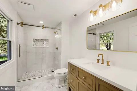 Bath - 4701 Hydes Rd, Hydes, MD 21082 photo 3 of 4