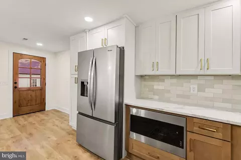 Entry Way - 4701 Hydes Rd, Hydes, MD 21082 photo 2 of 3