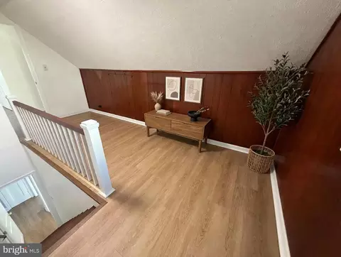 Entry Way - 7915 Rolling View Ave, Nottingham, MD 21236 photo 2 of 5