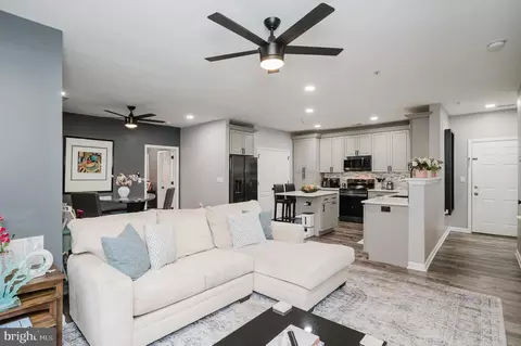 400 Symphony Cir #110I, Cockeysville, MD 21030