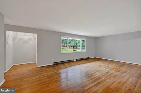Living - 1308 Walker Rd, Freeland, MD 21053 photo 2 of 5
