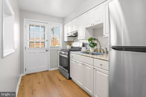 Kitchen - 7442 Edsworth Rd, Dundalk, MD 21222 photo 1 of 2