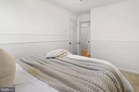 Bedroom - 7442 Edsworth Rd, Dundalk, MD 21222 photo 5 of 8