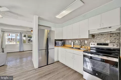 Kitchen - 1007 Fuselage Ave, Middle River, MD 21220 photo 2 of 3