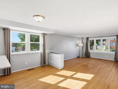 Living - 5659 Braxfield Rd, Halethorpe, MD 21227 photo 6 of 7