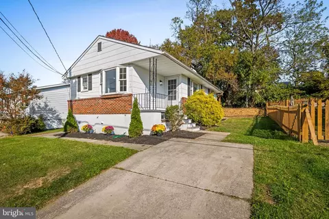 9621 10th Ave, Parkville, MD 21234