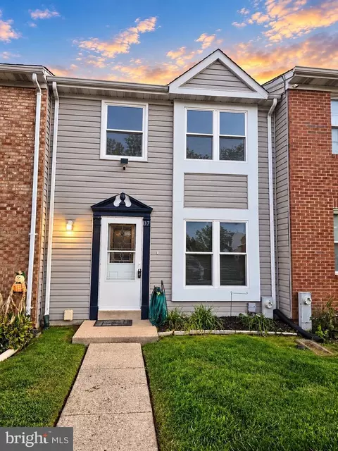 37 Luffing Ct, Essex, MD 21221