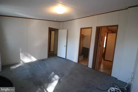 5 Cool Breeze Dr, Middle River, MD 21220 photo 4
