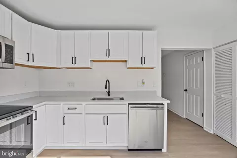 Kitchen - 45 Old Knife Ct, Middle River, MD 21220 photo 2 of 2