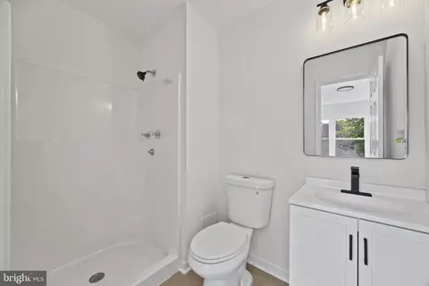 Bath - 45 Old Knife Ct, Middle River, MD 21220 photo 1 of 2
