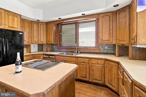 Kitchen - 6915 Beech Ave, Baltimore, MD 21206 photo 2 of 4