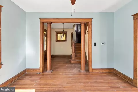 Entry Way - 6915 Beech Ave, Baltimore, MD 21206 photo 5 of 10