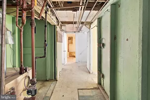 Entry Way - 6915 Beech Ave, Baltimore, MD 21206 photo 9 of 10