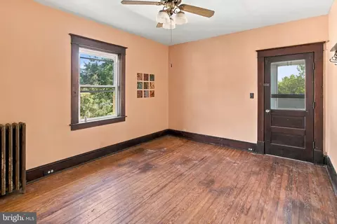 Bedroom - 6915 Beech Ave, Baltimore, MD 21206 photo 6 of 7