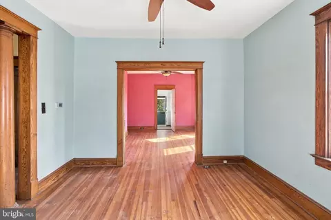 Entry Way - 6915 Beech Ave, Baltimore, MD 21206 photo 4 of 10