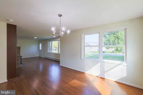 Living - 4013 Klausmier Rd, Nottingham, MD 21236 photo 6 of 7