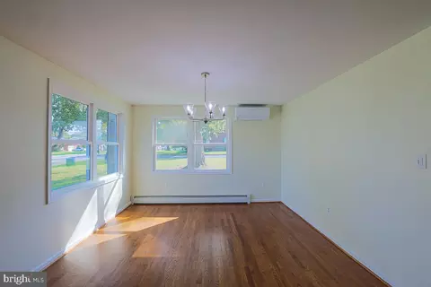 Living - 4013 Klausmier Rd, Nottingham, MD 21236 photo 4 of 7