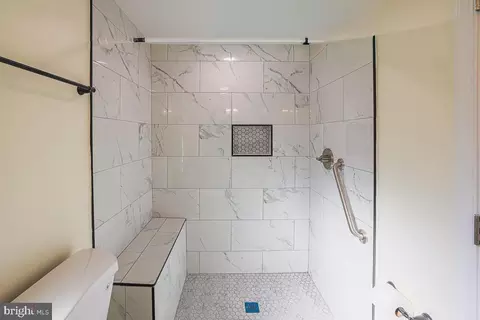 Bath - 4013 Klausmier Rd, Nottingham, MD 21236 photo 6 of 6