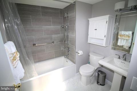 3063 Freeway, Halethorpe, MD 21227 photo 5