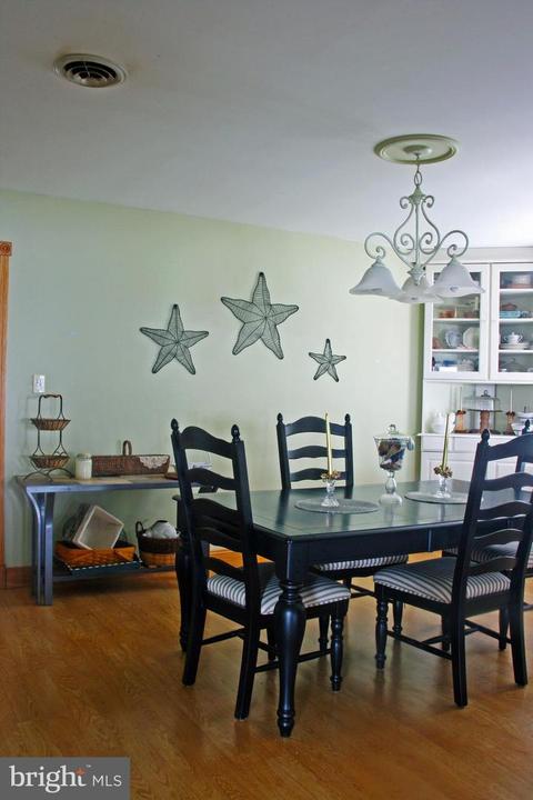 9106 Hinton Ave, Sparrows Point, MD 21219 photo 8