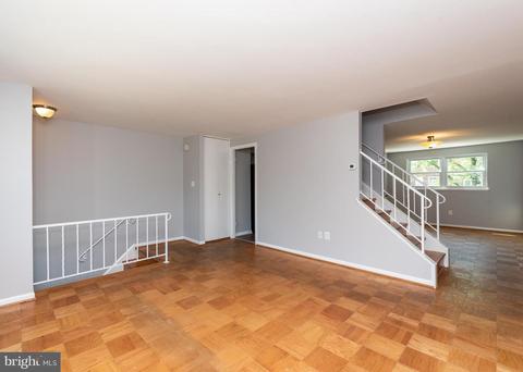 1005 Regina Dr, Halethorpe, MD 21227 photo 5