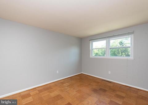 1005 Regina Dr, Halethorpe, MD 21227 photo 4