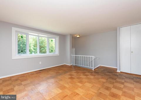 1005 Regina Dr, Halethorpe, MD 21227 photo 2