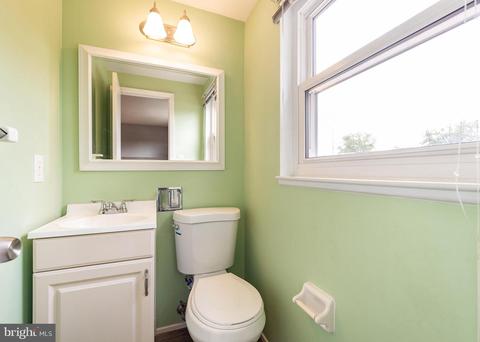 1005 Regina Dr, Halethorpe, MD 21227 photo 25