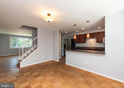 1005 Regina Dr, Halethorpe, MD 21227 photo 6