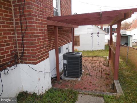 2233 Redthorn Rd, Middle River, MD 21220 photo 4