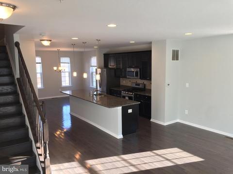 6219 Mckay Cir, Baltimore, MD 21237 photo 4