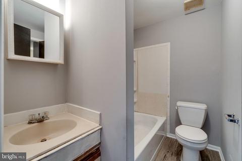 1 Van Ct, Baltimore, MD 21206 photo 7