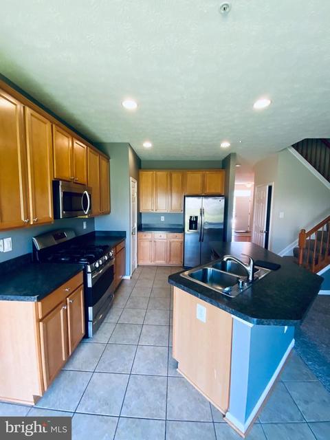 614 Tinker Rd, Middle River, MD 21220 photo 2