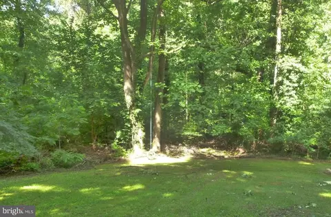 60 Bean Rd, Solomons, MD 20688