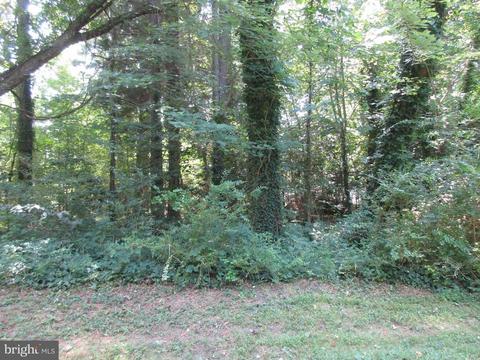 335 Gray Dr, Lusby, MD 20657