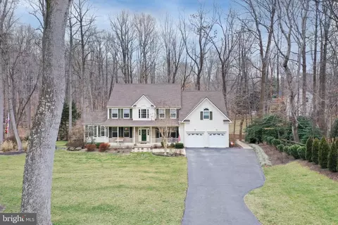 425 Cross Creek Dr, Huntingtown, MD 20639