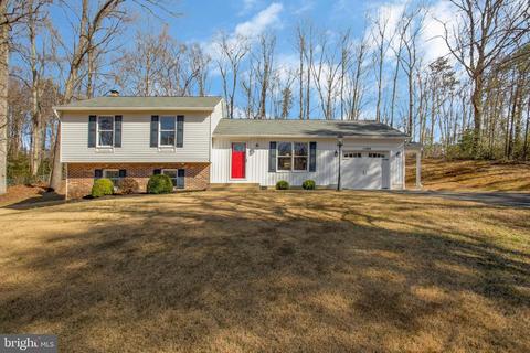 12080 Susan Ln, Lusby, MD 20657